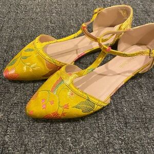 Modcloth Yellow Floral Flats